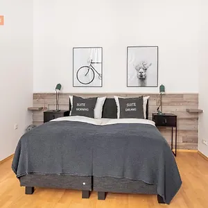 Apartment Paul-robeson-strasse